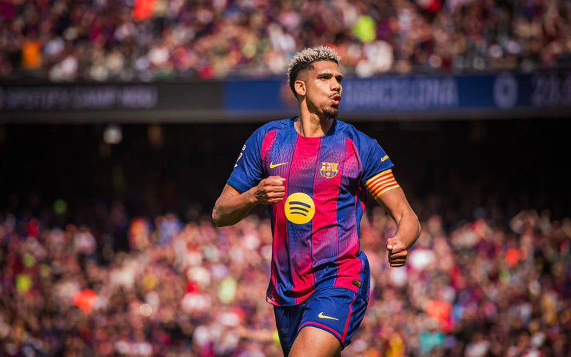 Araujo on Fire: Wenn de Abwehr-Boss zum Stürmer wird! 🔵🔴